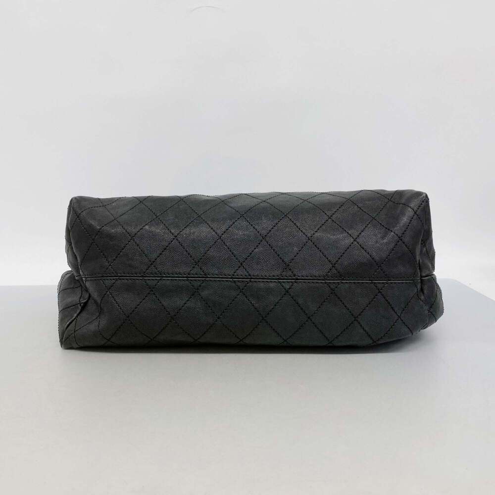 CHANEL Black Leather Tote Bag - Picture 3 of 11